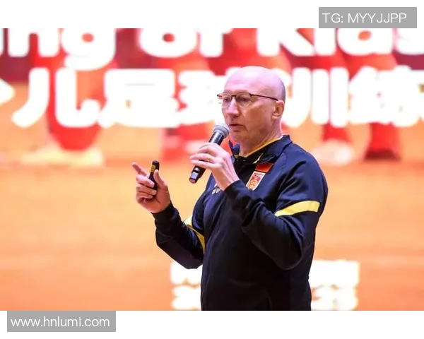 重庆足球队灵活性探讨：如何在战术与团队协作中实现突破与创新